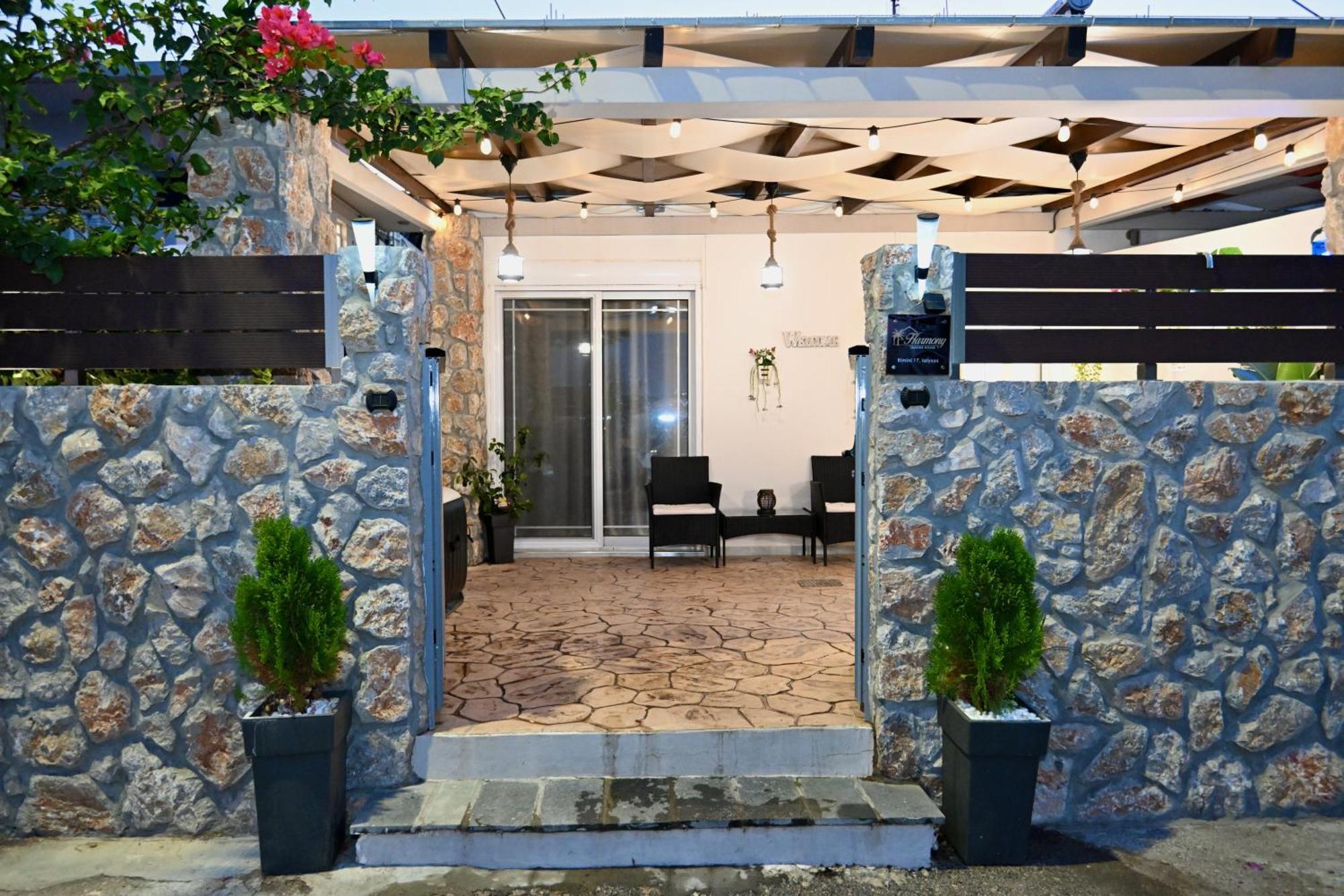 Harmony Seaside House Appartement Ialysos  Buitenkant foto